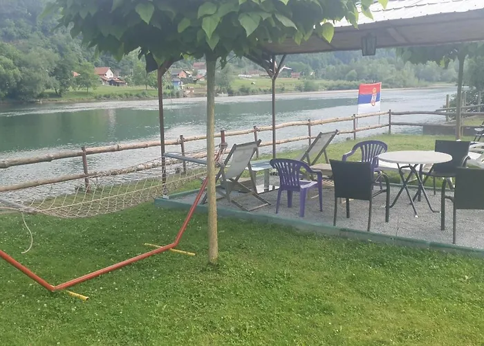 Auto Camp Drina-crnca